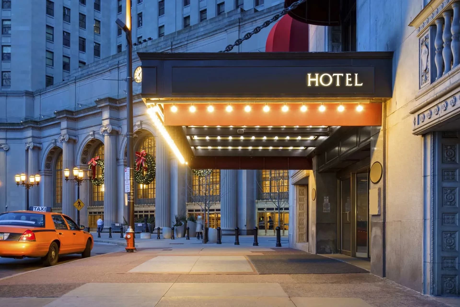 Podcast English lesson Hotel